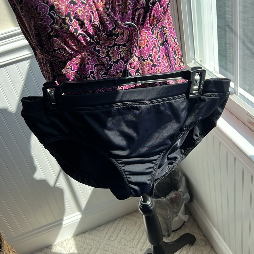 Lands’ End 2 Piece, Tankini Suit - Picture 3 of 12